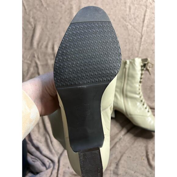 Ros Hommerson Vintage Cream/Bone Leather Victorian Goth Witchy Boots 9 WIDE - Picture 6 of 8